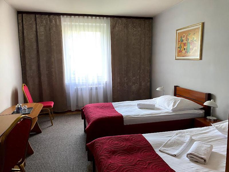 Obiekt "Czarny Rycerz" Aparthotel Jastrzębie Zdrój Exterior foto